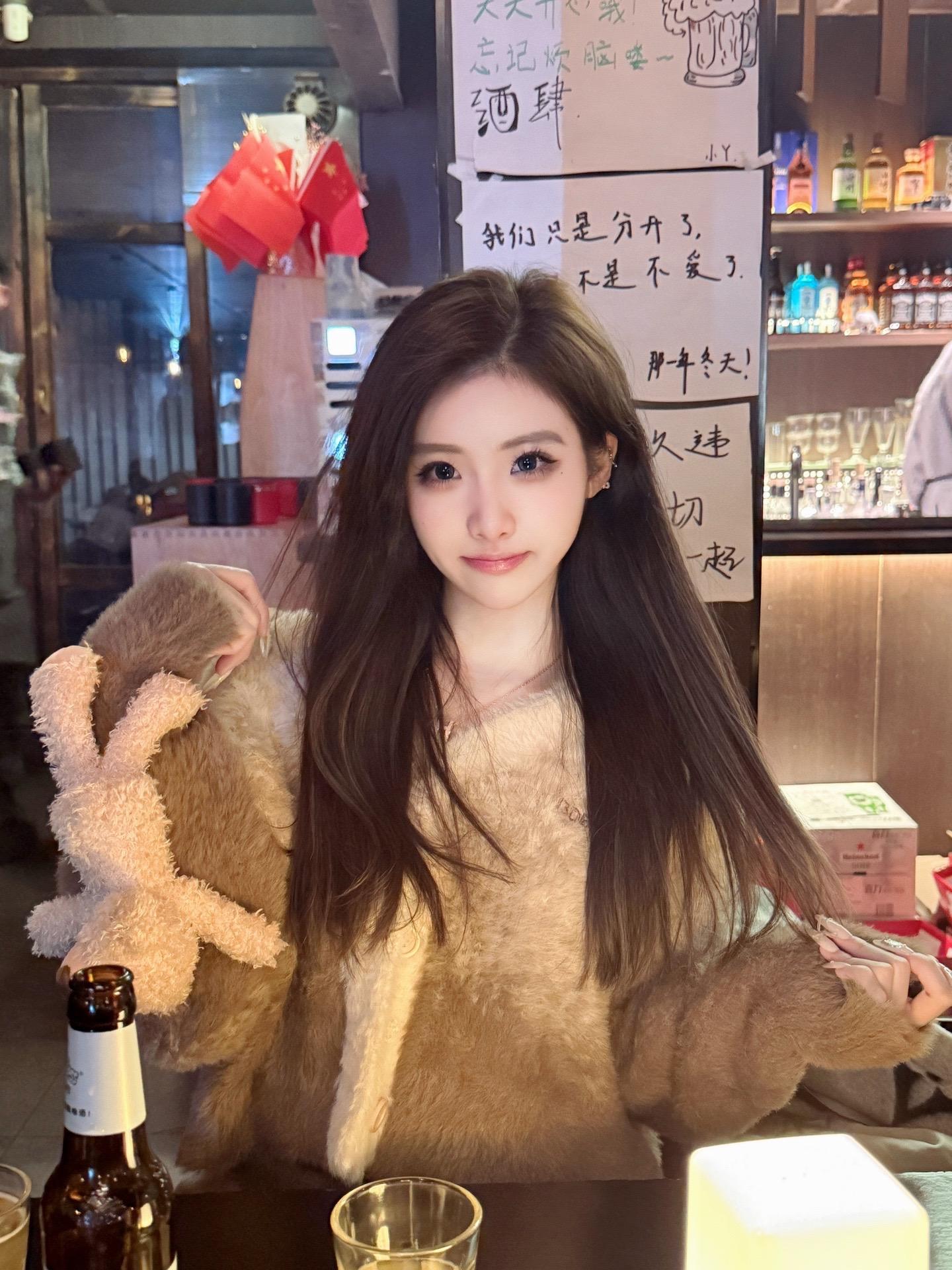 我们只是分开了 又不是不爱了