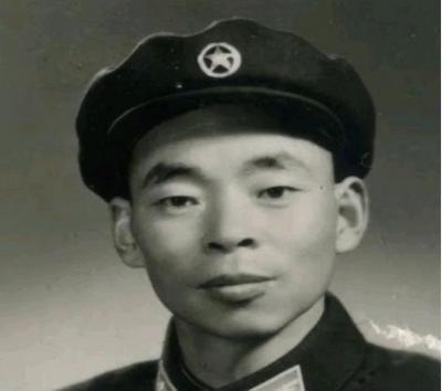 1949年12月，宋希濂被俘虏时，问抓捕人员阴法唐“你是军长还是师长？”阴法唐直