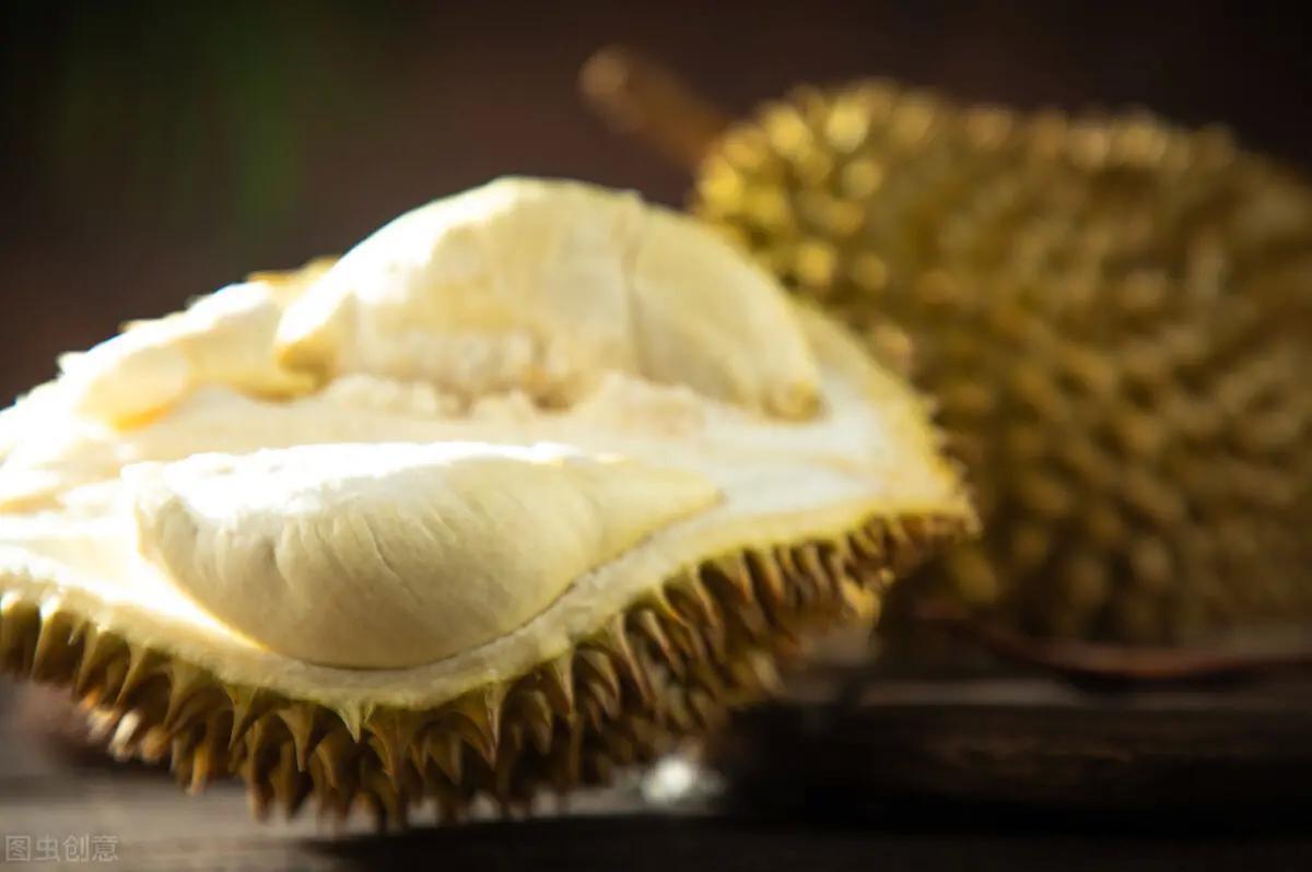 血压高的人，3种“美食”尽量少吃！1、榴莲、牛油果类的高热量水果榴莲是高热量水果