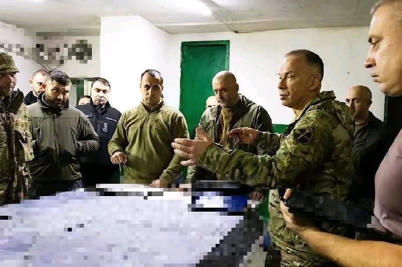 乌克兰总司令西尔斯基视察了波克罗夫斯克（所谓的“红军城”）后宣布：  
“波克罗