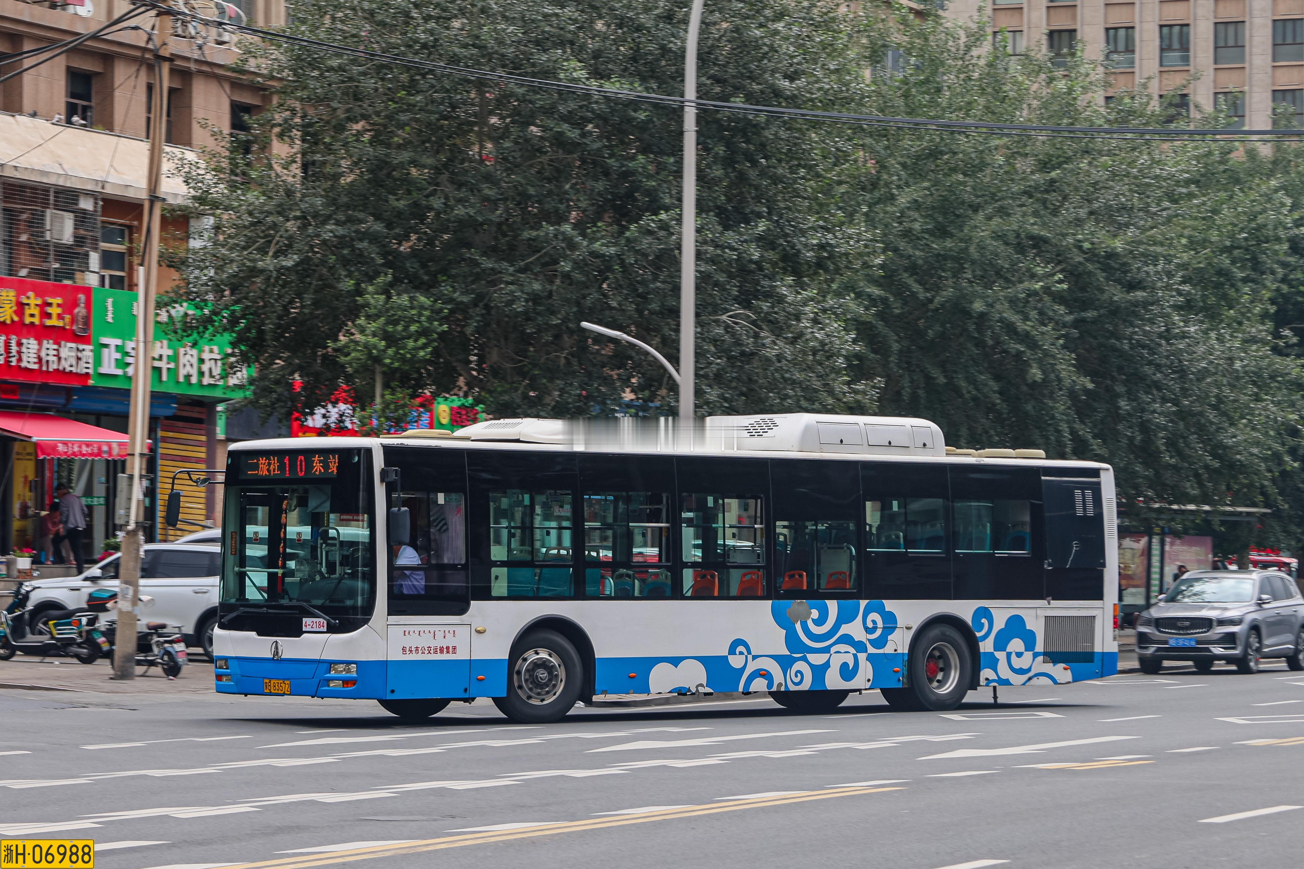 包头北方奔驰客车，貌似跟MAN的关系更大一点