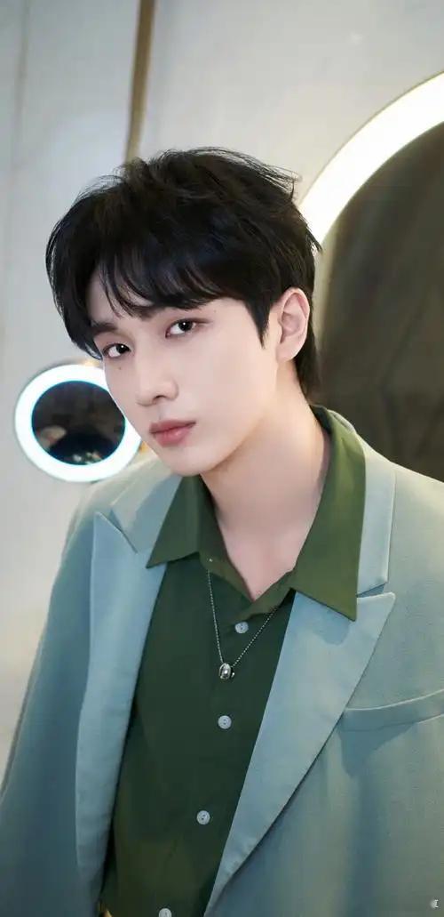 李宏毅限高涉案金额1118万 内娱首个公开限高艺人，却也是最让人共情的，因为他足