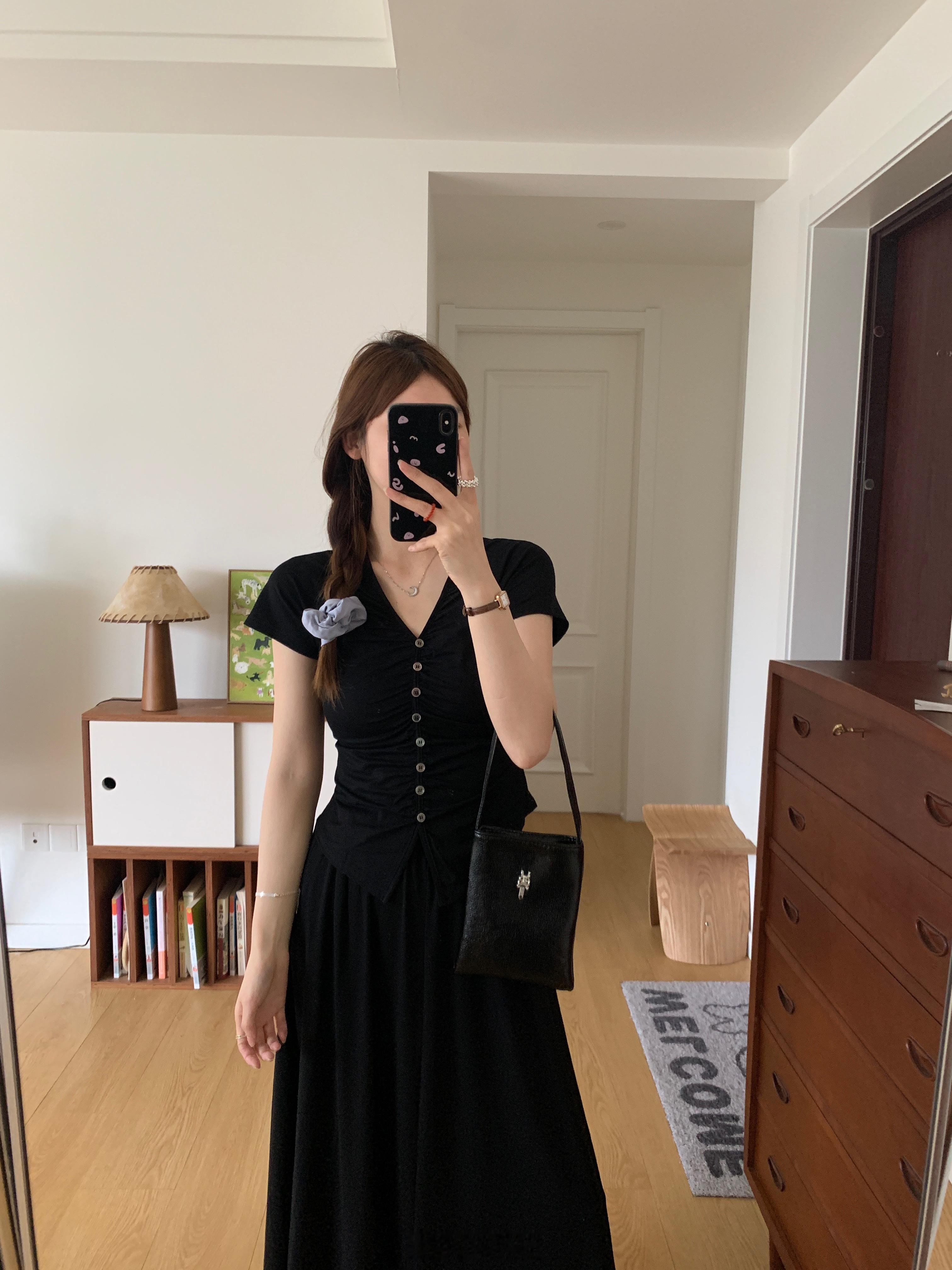 🖤🤍今夏重推·瘦瘦系列来了 先揪个试穿～黑色是瘦瘦T恤➕瘦瘦长裤➕瘦瘦裙白色