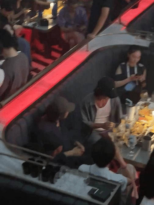 粉丝心疼朱一龙酒精过敏，而他主动提杯…. ​​​