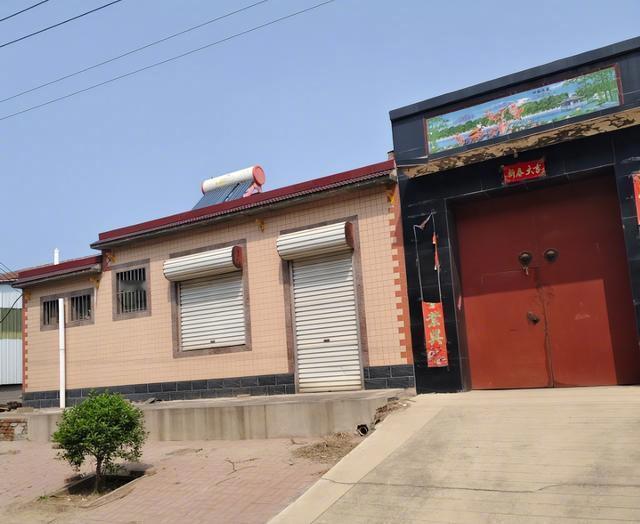 男子杀害同村小伙埋尸院中【男子杀害同村小伙埋尸院中，后担心罪行败露又将姑父灭口，