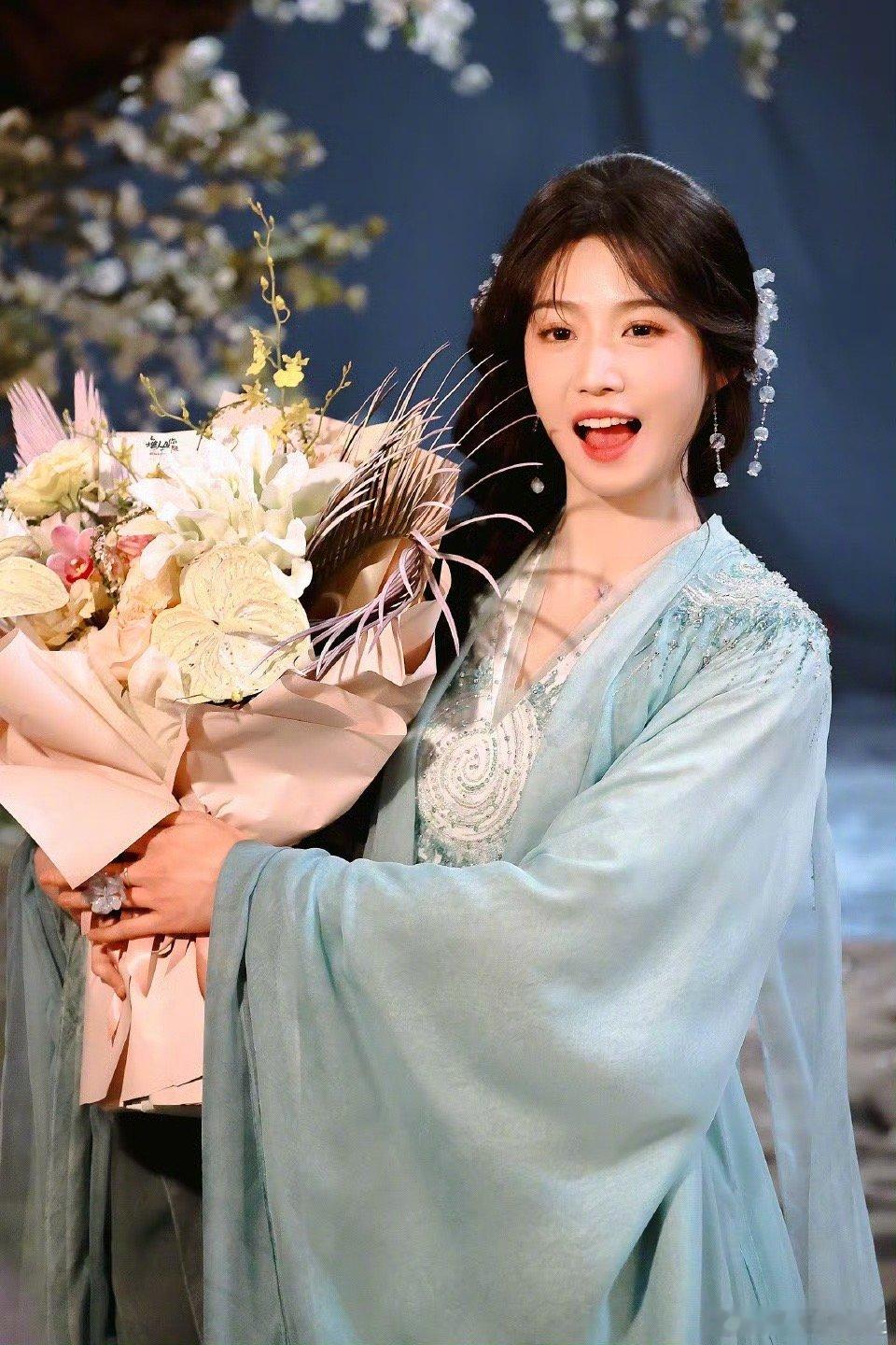 卢昱晓领衔主演入青云 好家伙，卢昱晓又一部剧妆造出炉了，作为该剧的领衔主演，大家