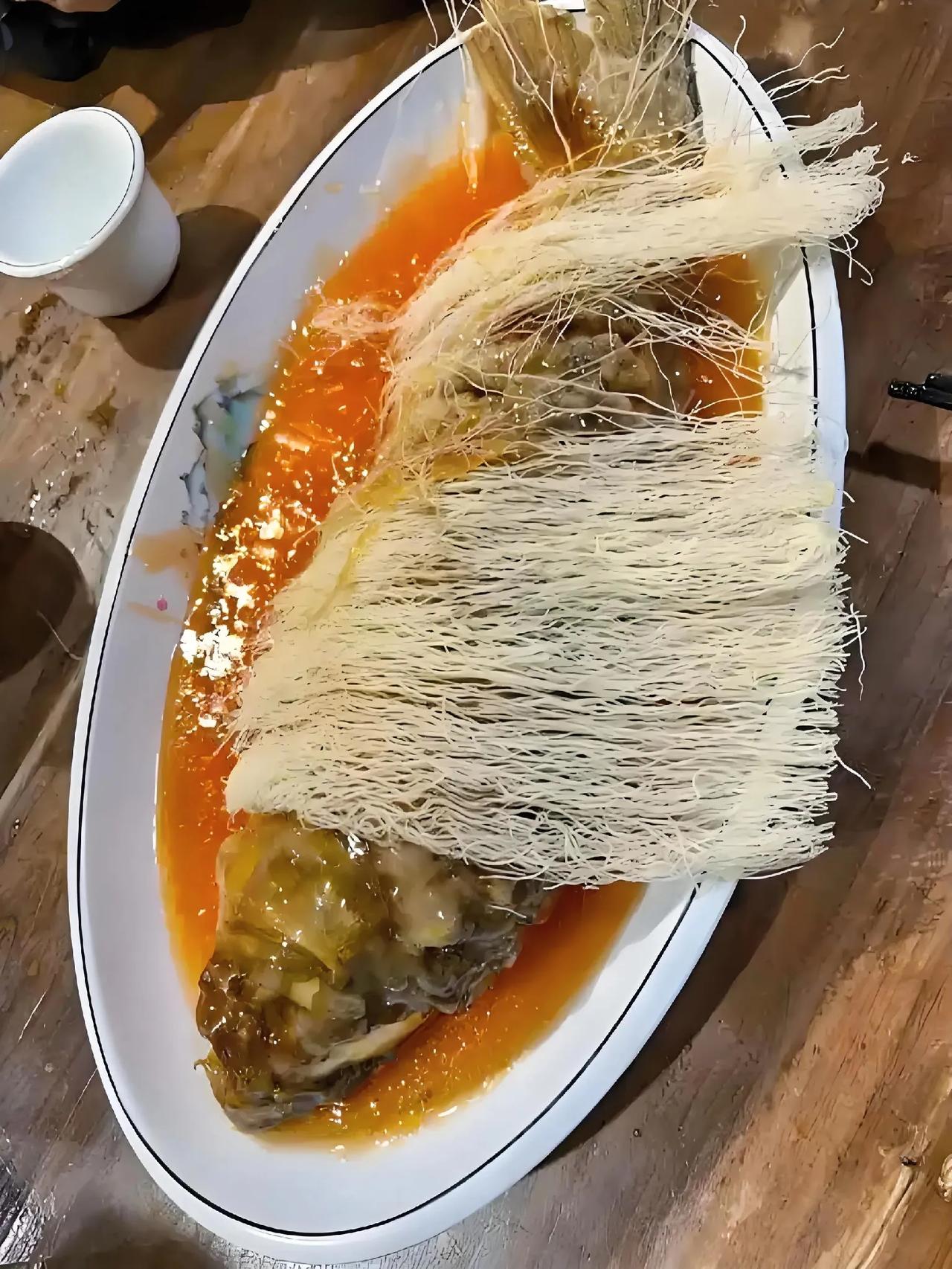 鲤鱼焙面，延津做法。

作为“抖音”三大名菜之一（剩余两大名菜，分别是咸菜滚豆腐