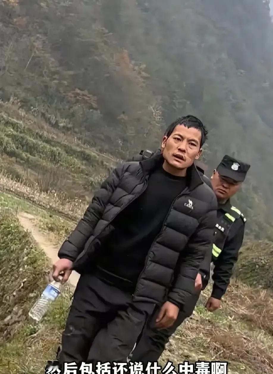 刀疤哥凌晨抱着马桶吐得脸发绿，天亮后还是去赛场转了两圈，结果一弯腰就跪了。
医生