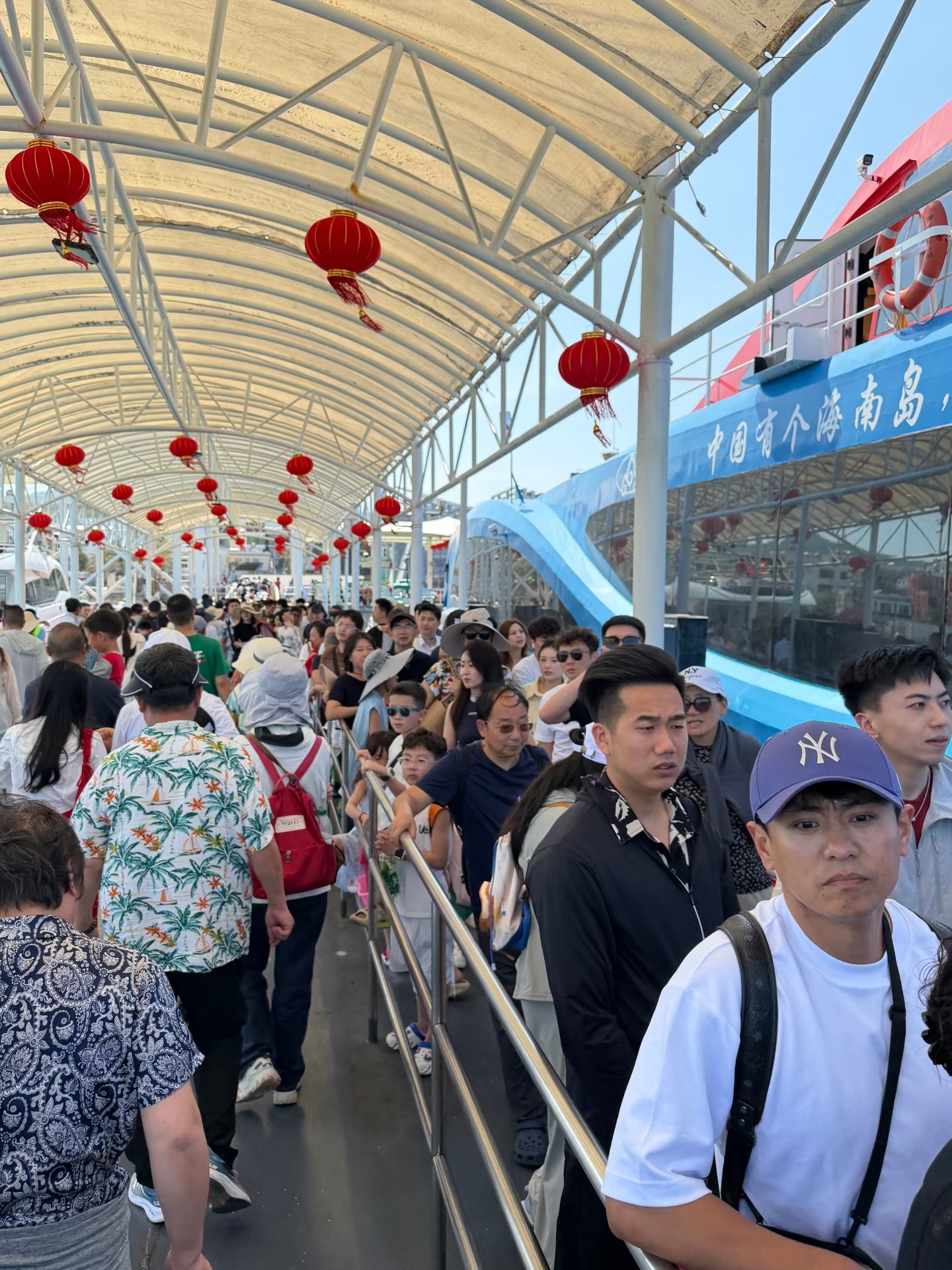 多少滞留三亚的人被自己穷笑了看了一下小红书，发现真的很多人滞留到三亚，三亚怎么那