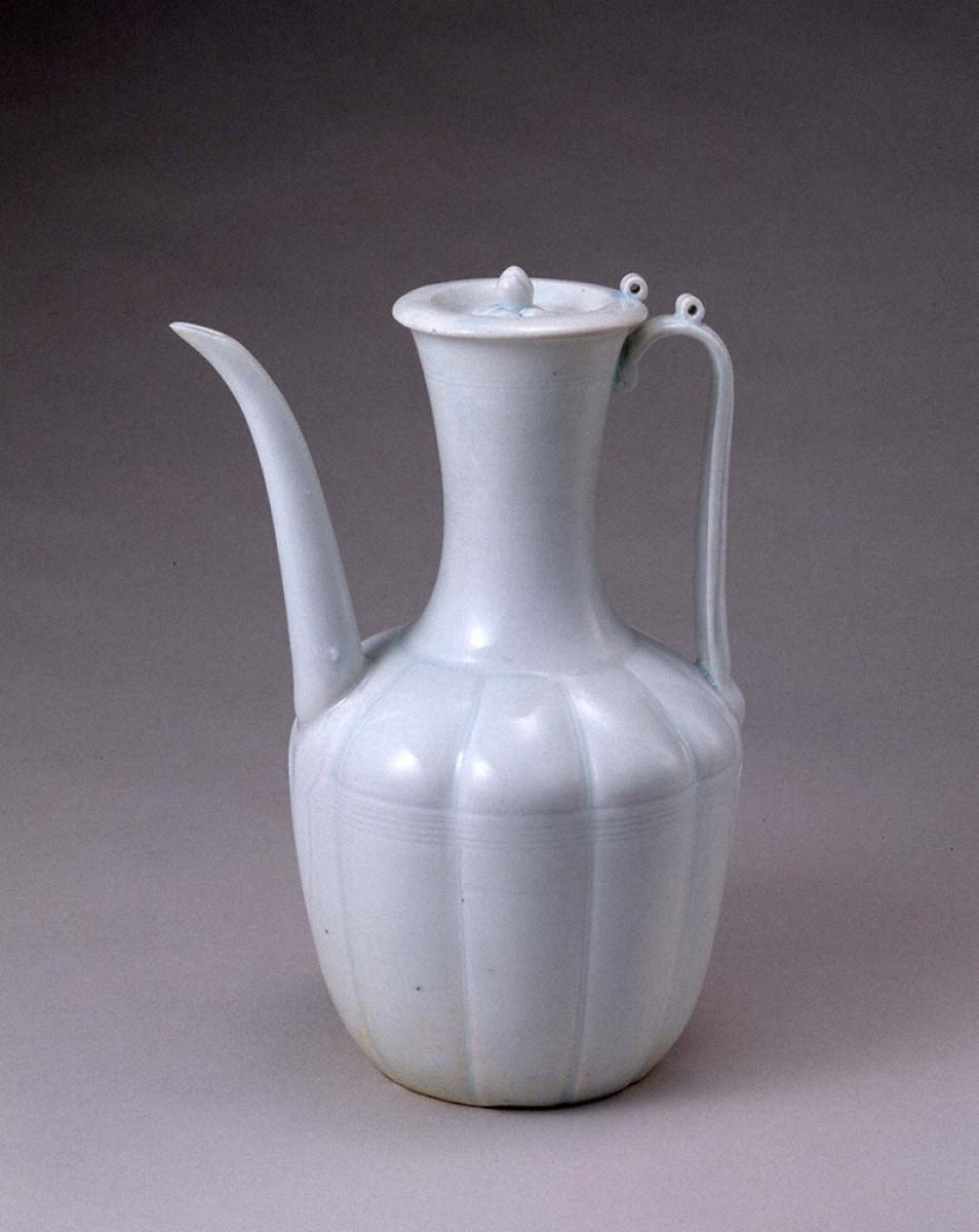 日本冈田美术馆藏北宋的青釉执壶 ​​​