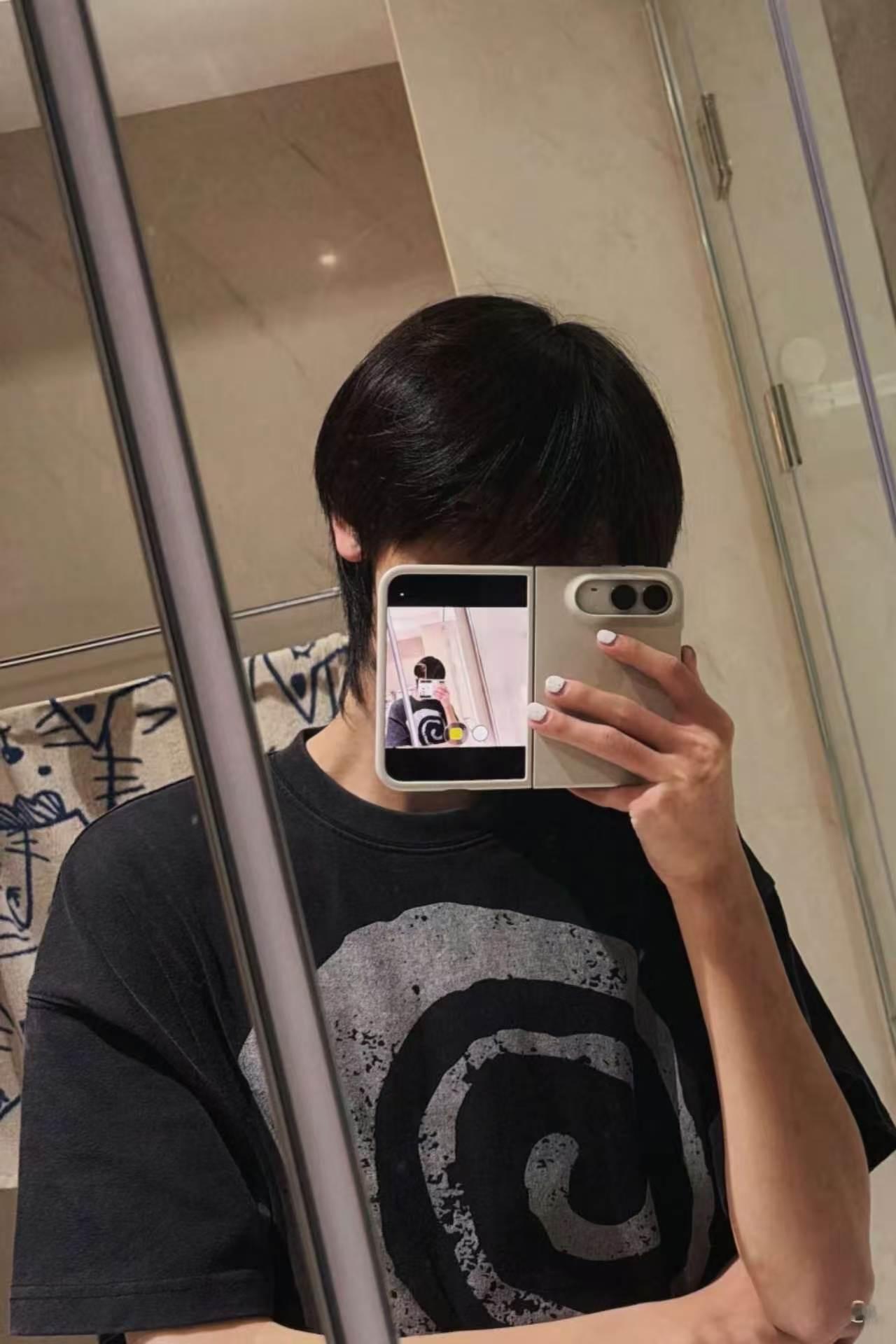 左奇函泡泡更新，感觉又长大了，宝宝我怎么记得你刚买完18[泪奔] ​​​