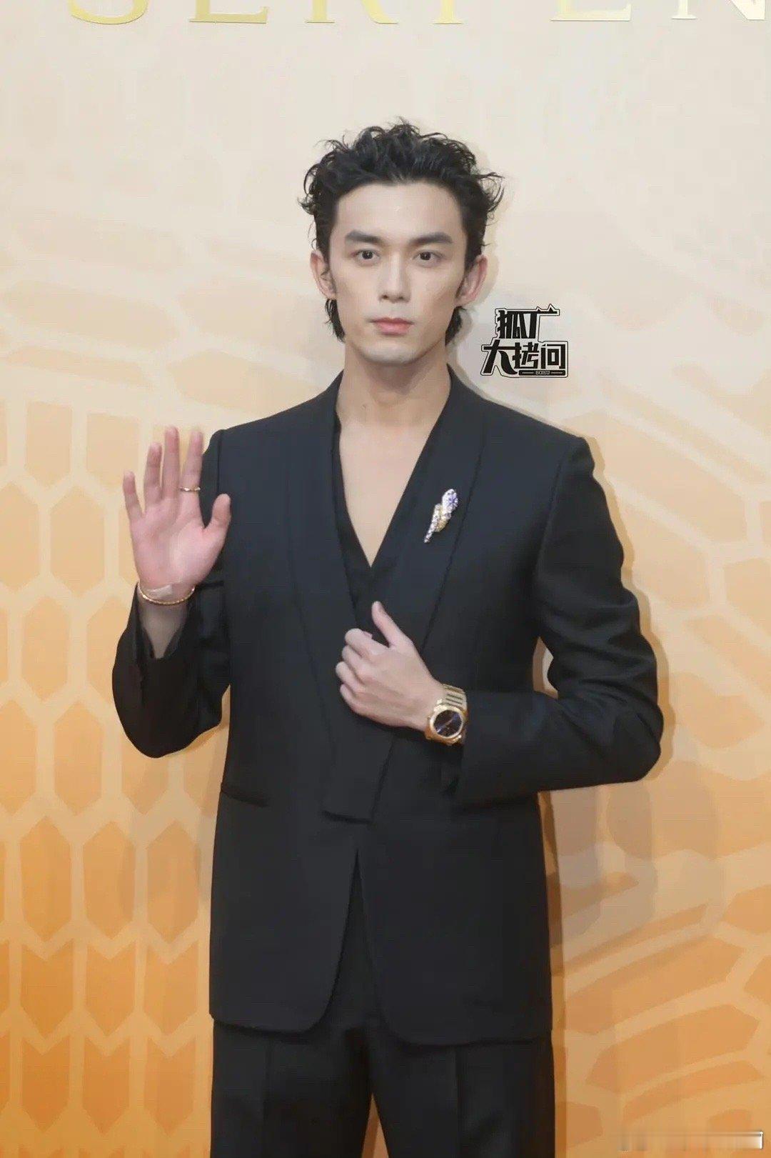 吴磊这活动生图咋回事儿？ ​​​