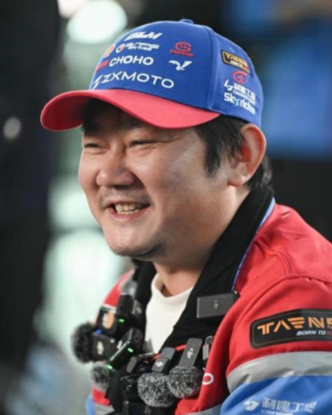 订单爆单！张雪机车官宣：大量招人，退役军人优先 年补5000元...

最近，一