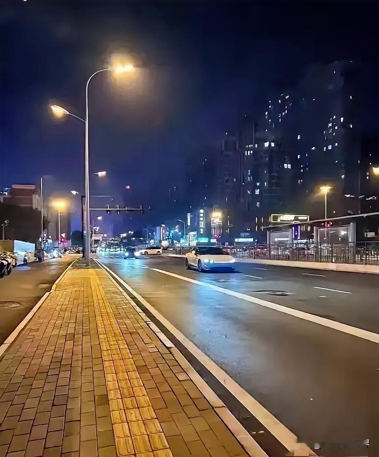 今天就是7月30号了。我奉劝各位一句：从中午到下午六点之前，能不出门，就别出门。