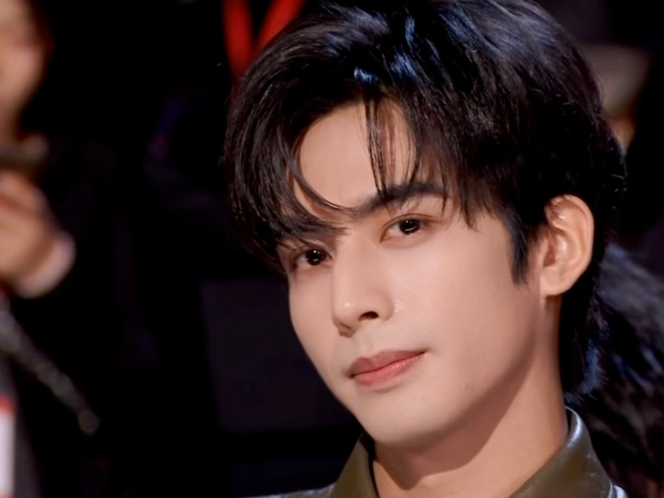 宋威龙。。谁见了都会喊一句老公的。。。 