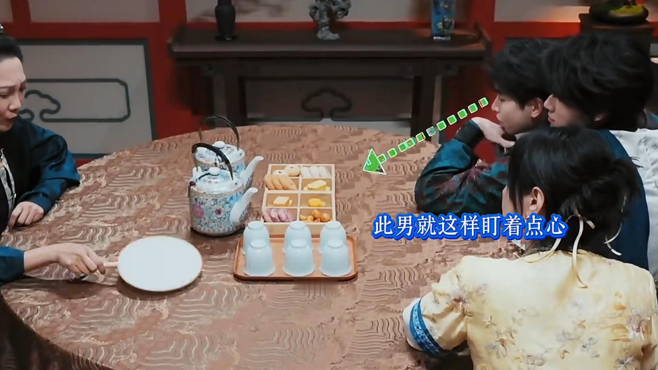 嘴：这辈子跟着彭昱畅值了彭彭：苦啥都不能苦了这张嘴！走的时候还得连吃带拿😂这张
