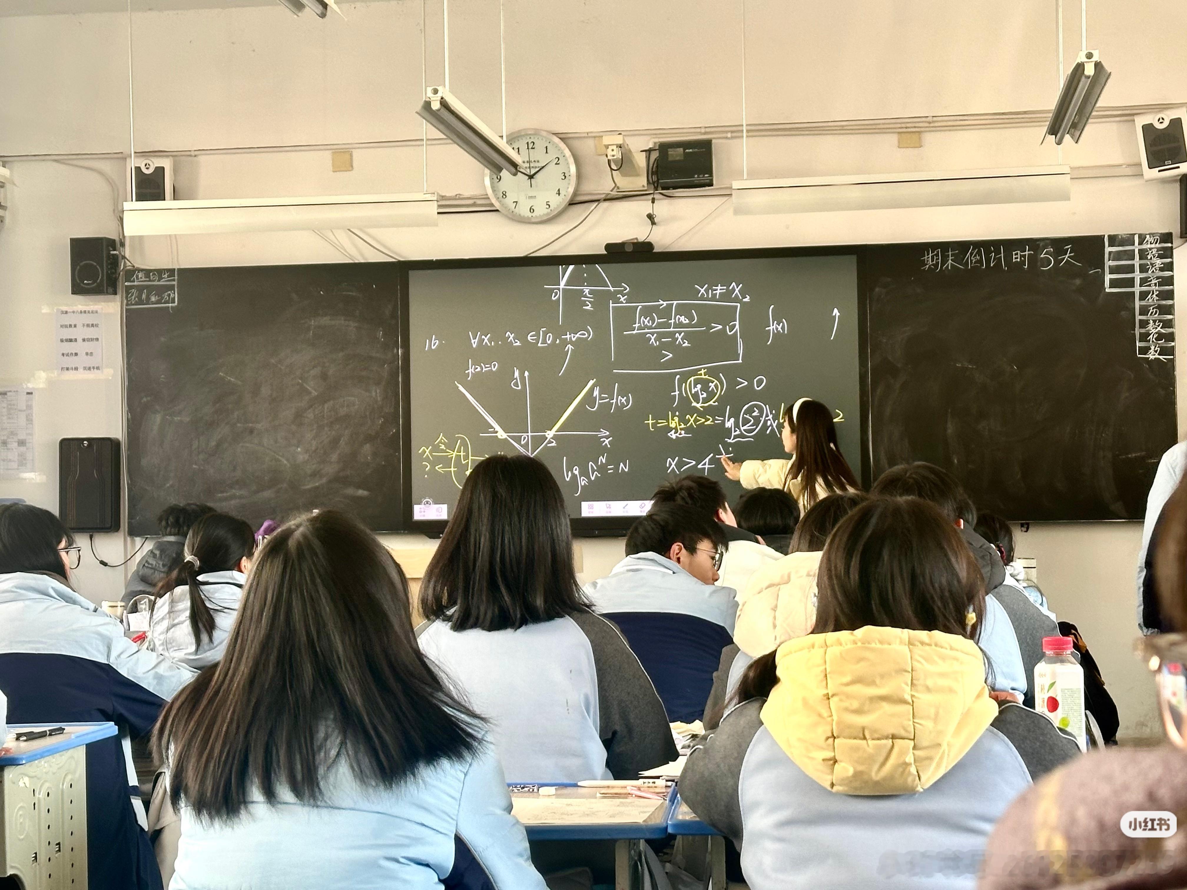 高层亲自手把手带新人，从来不是随便做做样子。圈子眼界思维全部直接给到，远比自己盲