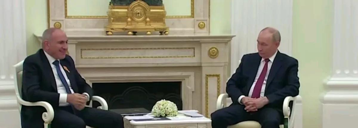 欧洲新闻网报道，当地时间1日，亚美尼亚总理帕希尼扬表示，在他当天抵达俄罗斯首都莫