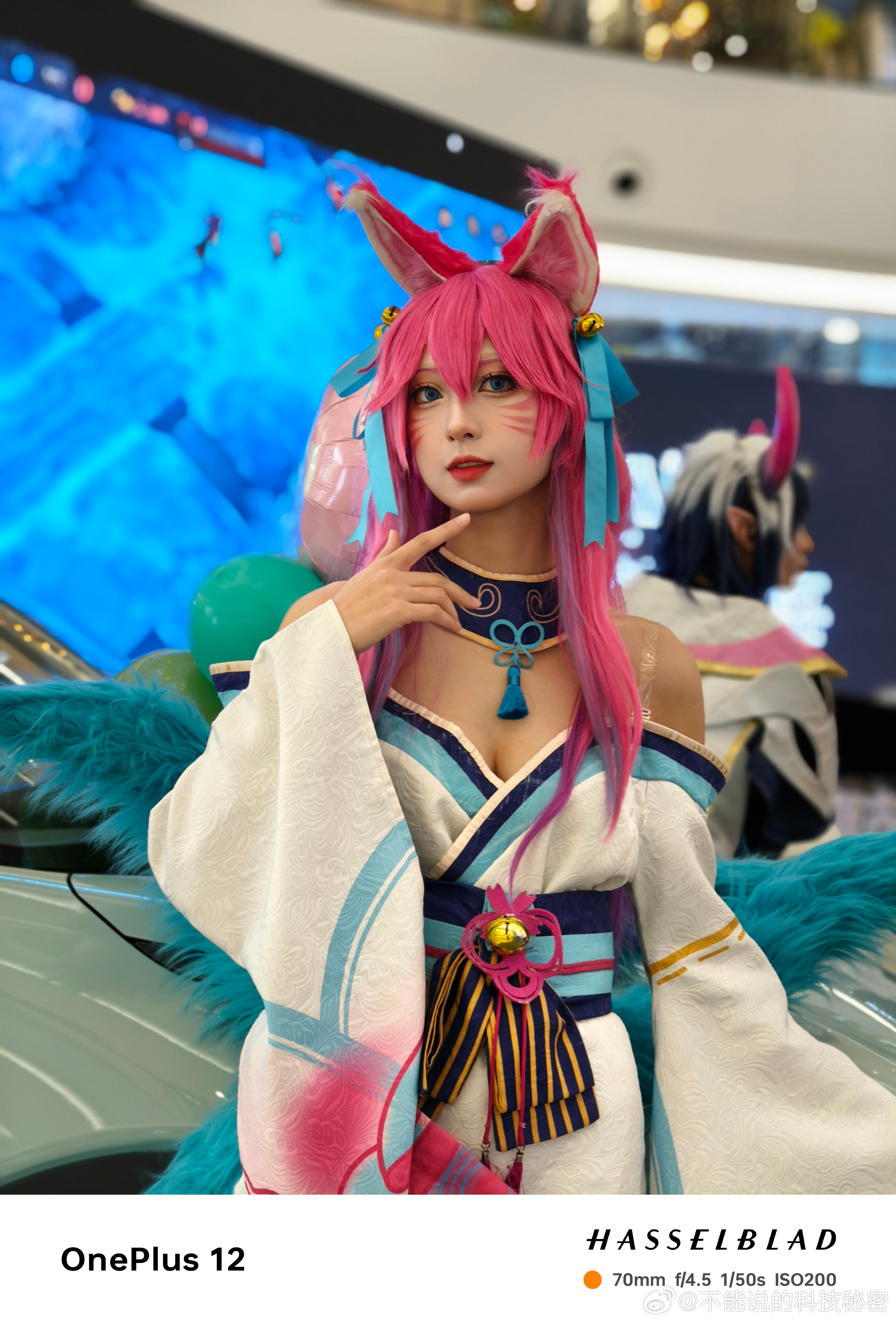 #一加12# 人像摄影一直是一加所追求的极致体验pop—up结束后，在体验店周围