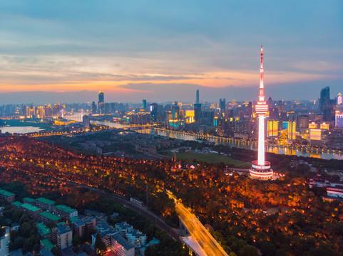 2026年，最想挣脱日程表的束缚，来一场说走就走的旅行！不必纠结攻略，打包几件衣