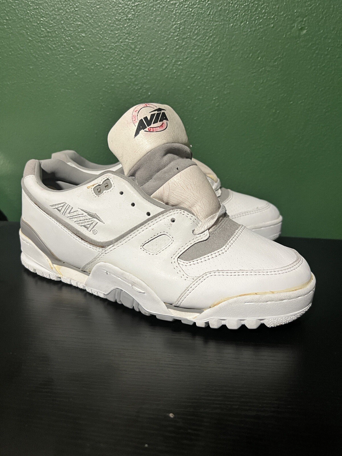 不算出名的一双 LV Trainer 元素也是没少摘啊 鞋头明显就是omni ，