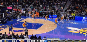 裁判双标……
不喜欢你就是不喜欢你！
还是那句话只要库里没被打死，裁判是绝对不会