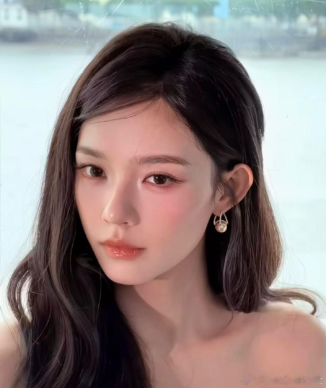 王崇给林允化的A市女主妆王崇给林允化的A市女主妆好美！林允A市女主妆 ​​​