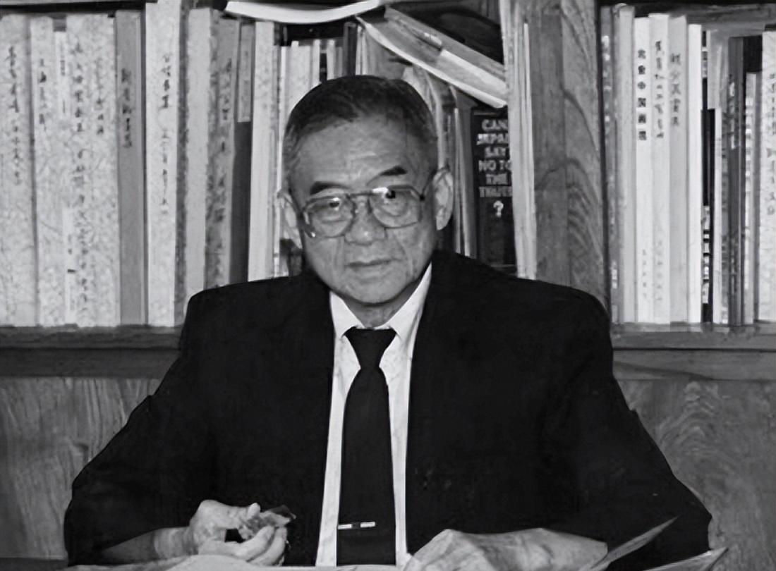 军人和科学家，这两个截然不同的身份，似乎有着很多的矛盾之处。

1944年的广州