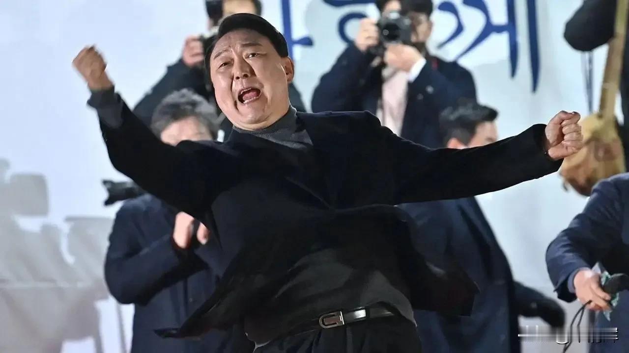 尹锡悦将返回总统官邸对一个人的不公，就是对所有人的威胁，无一人能幸免。宋清辉看韩