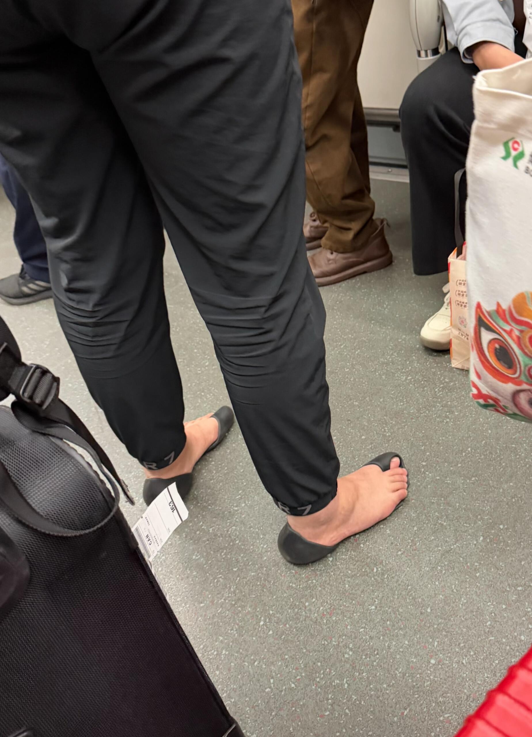 这…是什么款式的鞋？恕我认知有限…