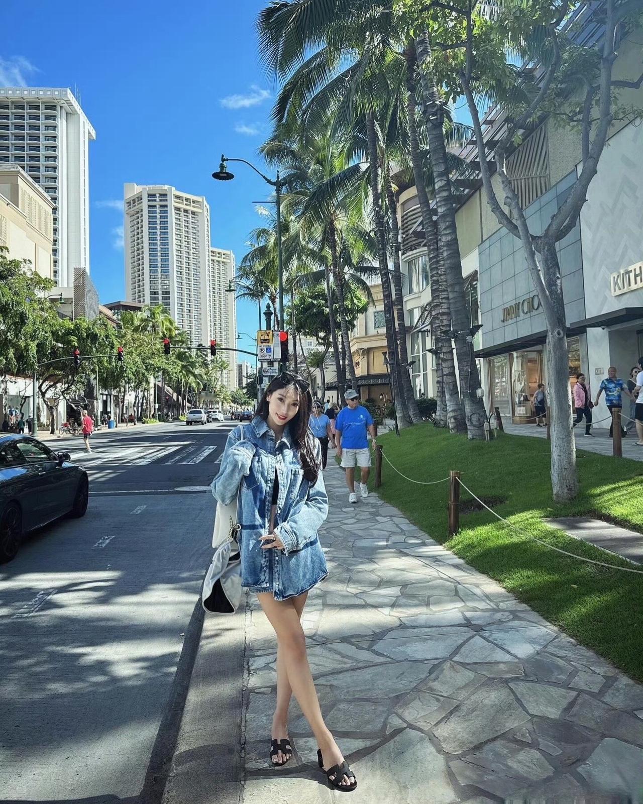 但我们能永远保持美丽～dou上热门 美女 街拍小姐姐穿搭秀 穿搭