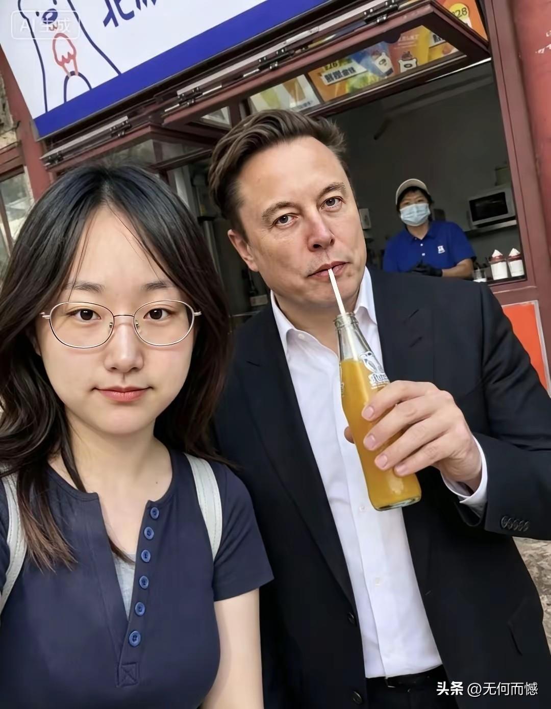 马斯克，黄仁勋，库克，三个超级大富豪都与她合影留念，这女孩年纪轻轻，岁数也不是很
