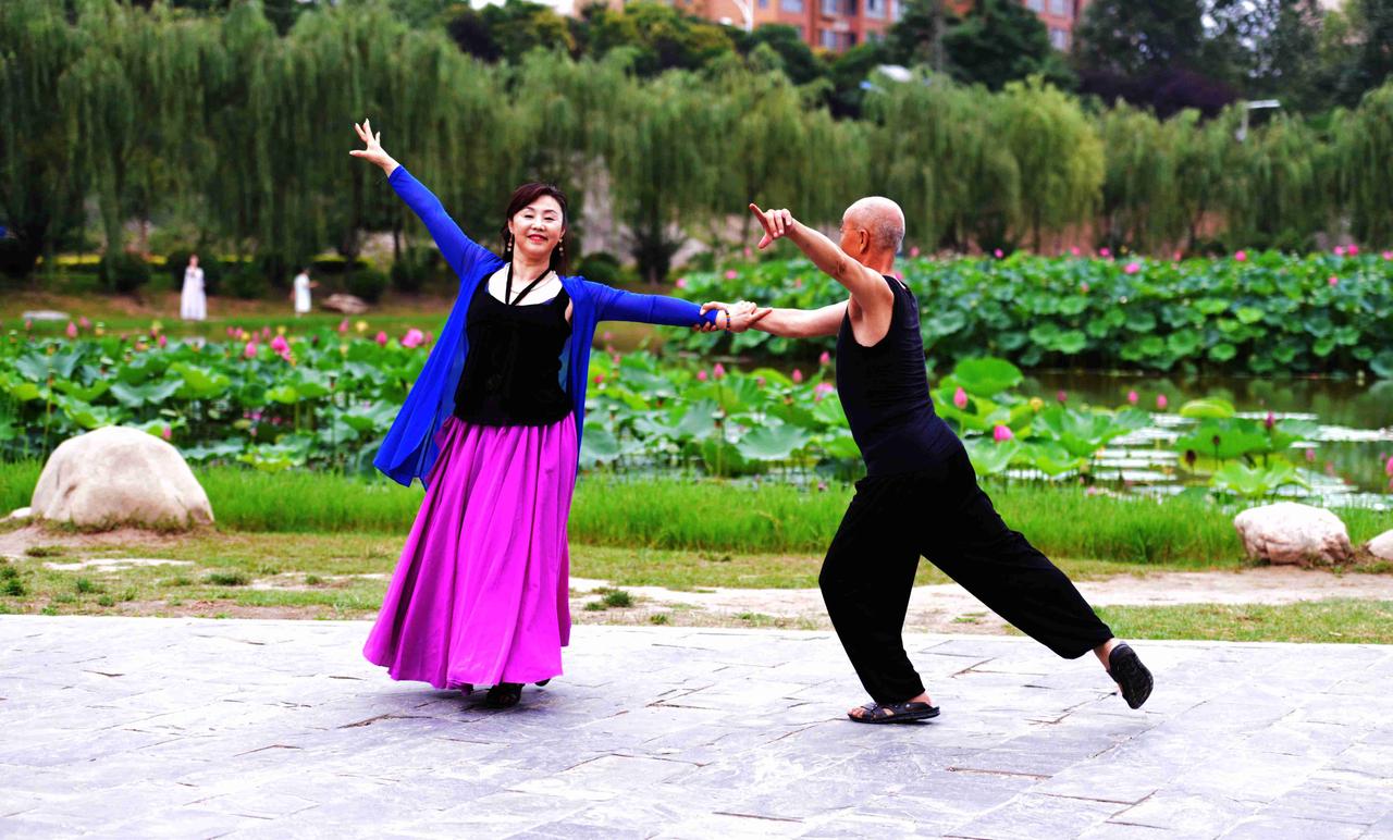 我的今日状态：😁轻松愉快
我这里的天气：☀️晴天