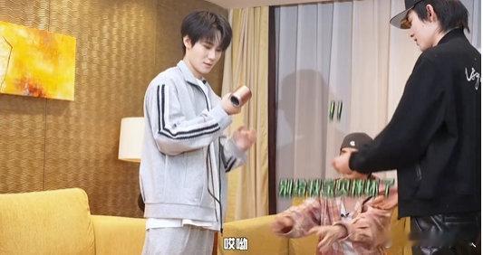 丁程鑫宋亚轩张真源体能训练时代少年团水上Battle 丁程鑫宋亚轩张真源体能训练