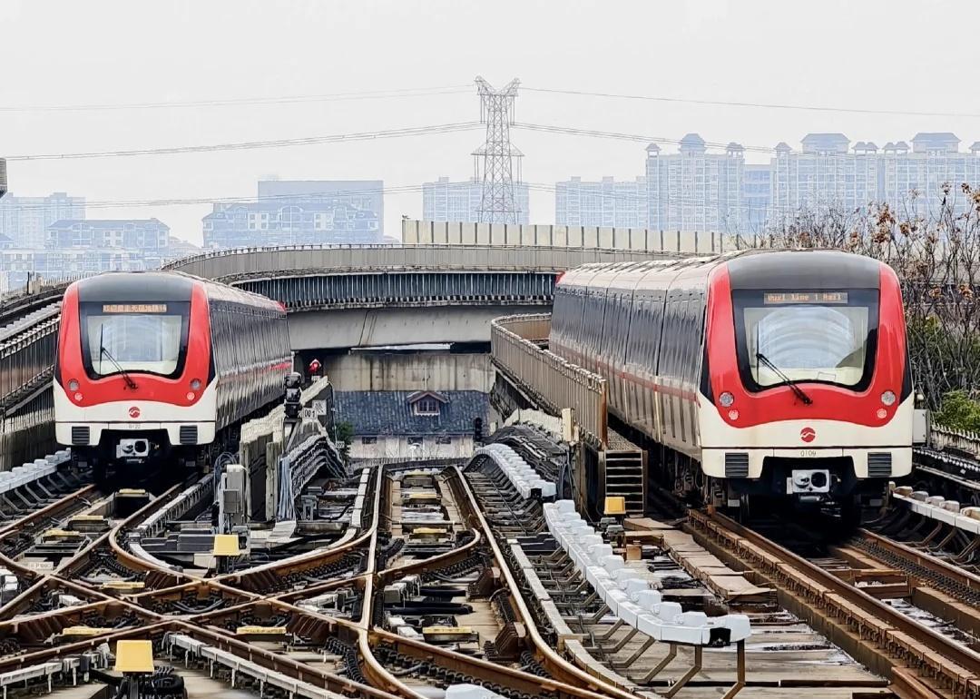 不熟悉线路的人能一眼看出这车的终点站？
视觉传达 轨道交通 地铁运营信息 来来往