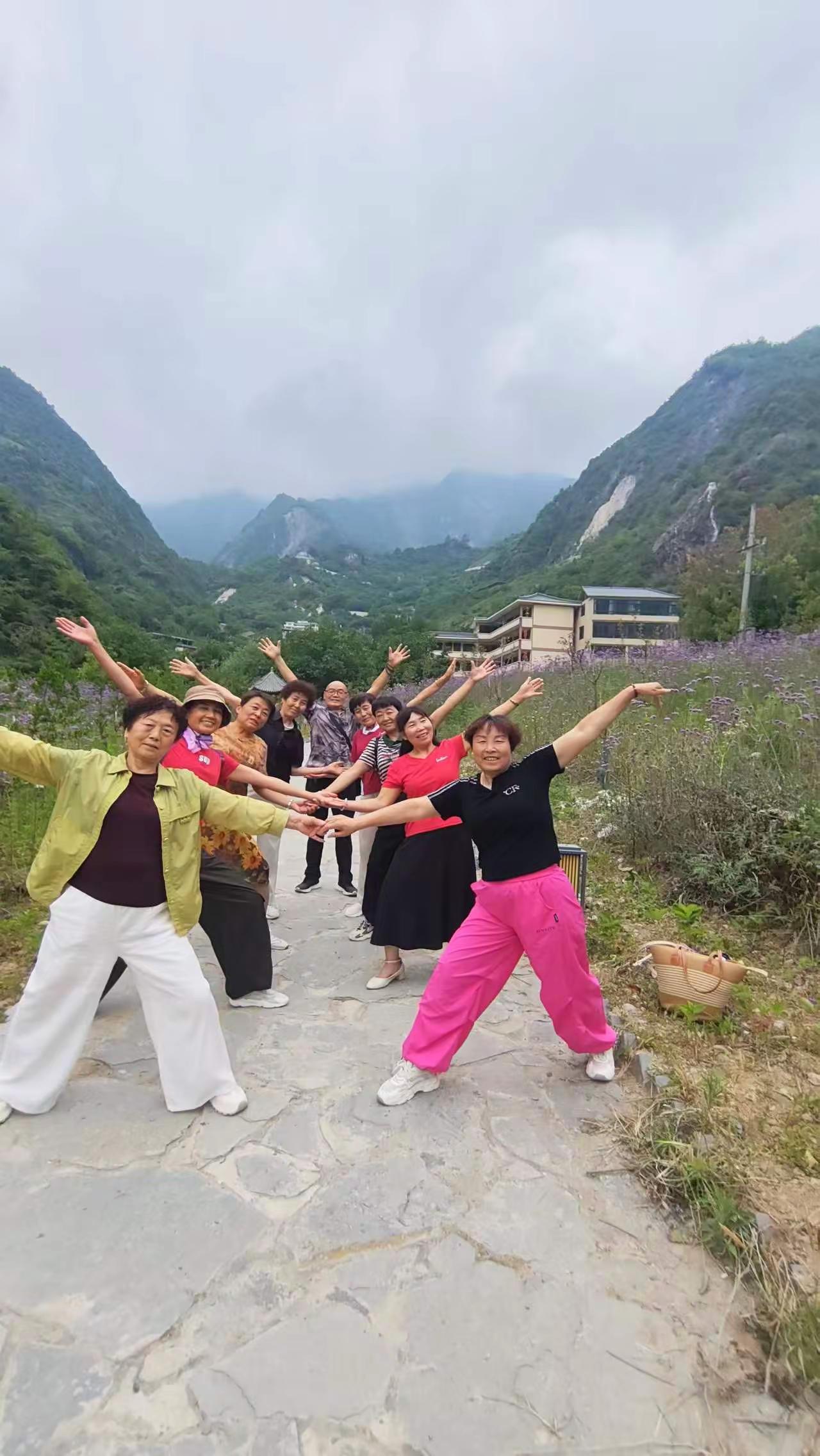 姚寨沟山间欢乐行