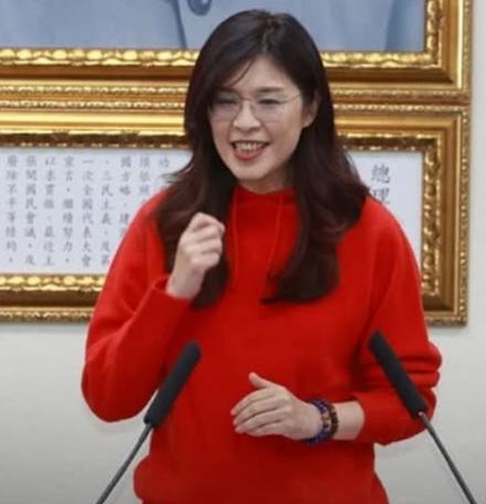 国民党郑丽文在昨天提出了一个有关台湾与大陆、美国关系的新论述。郑丽文说美国曾经是