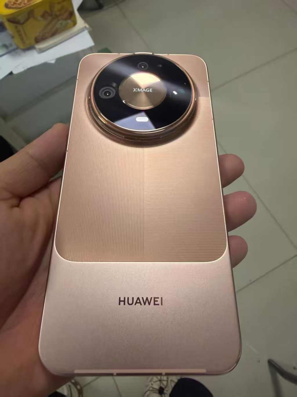 Mate90的Deco比Mate80大，影像更强，比80更有质感，都下单了吗？ 