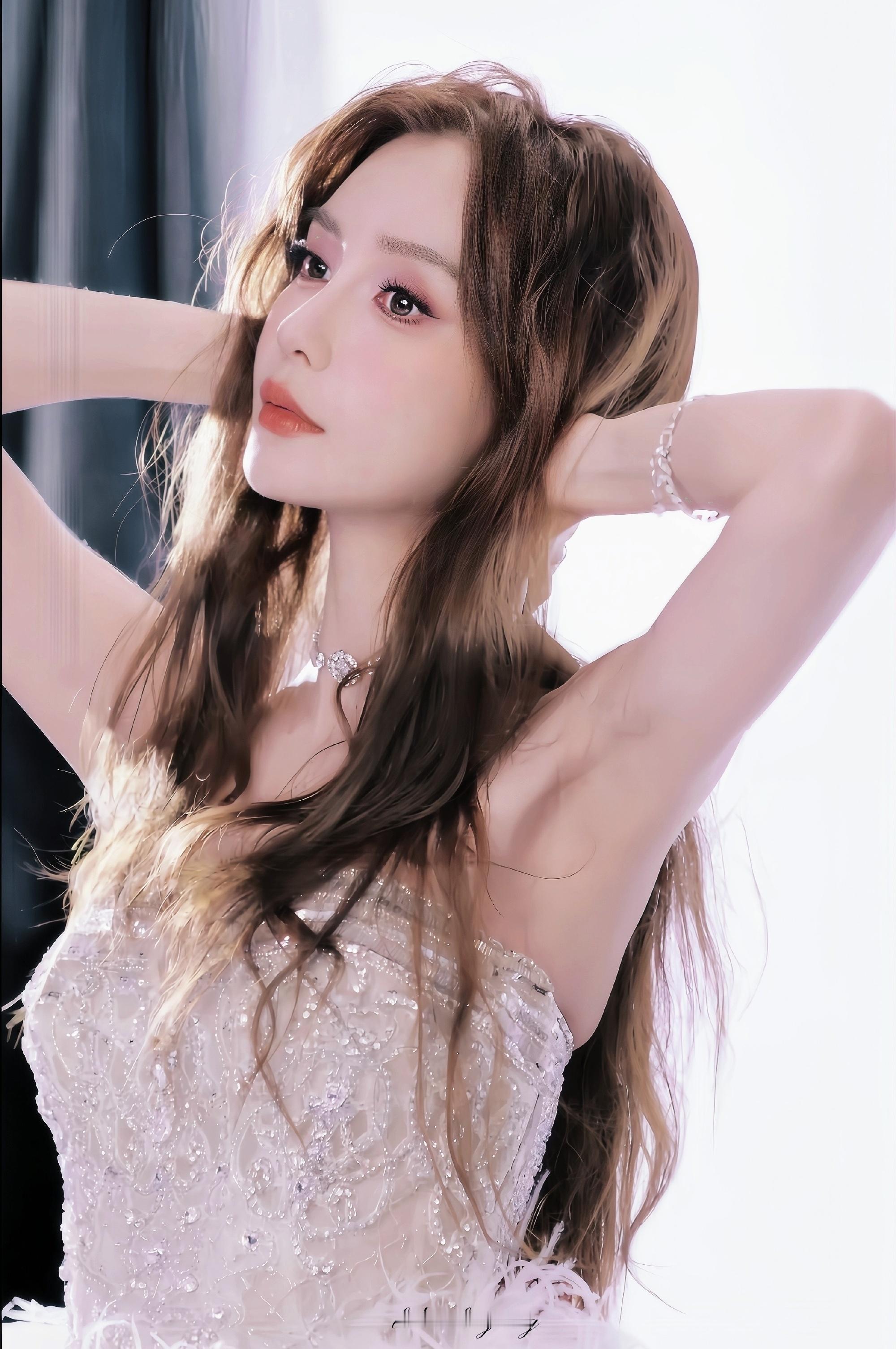 angelababy  angelababy三拾澄明七堇新荔 (〃>▽<〃)请多