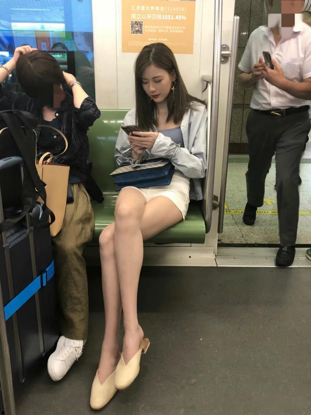 偶遇该不该打招呼