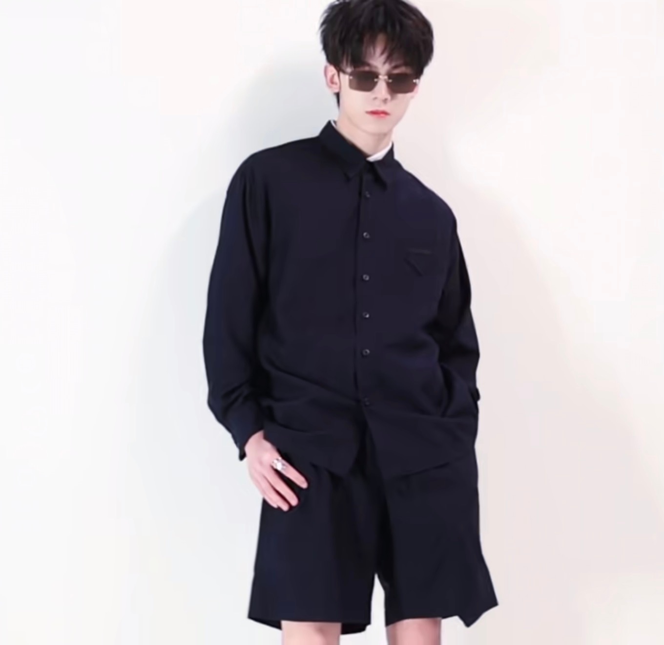 原来这套全身这么帅呢· Prada品牌大使左航