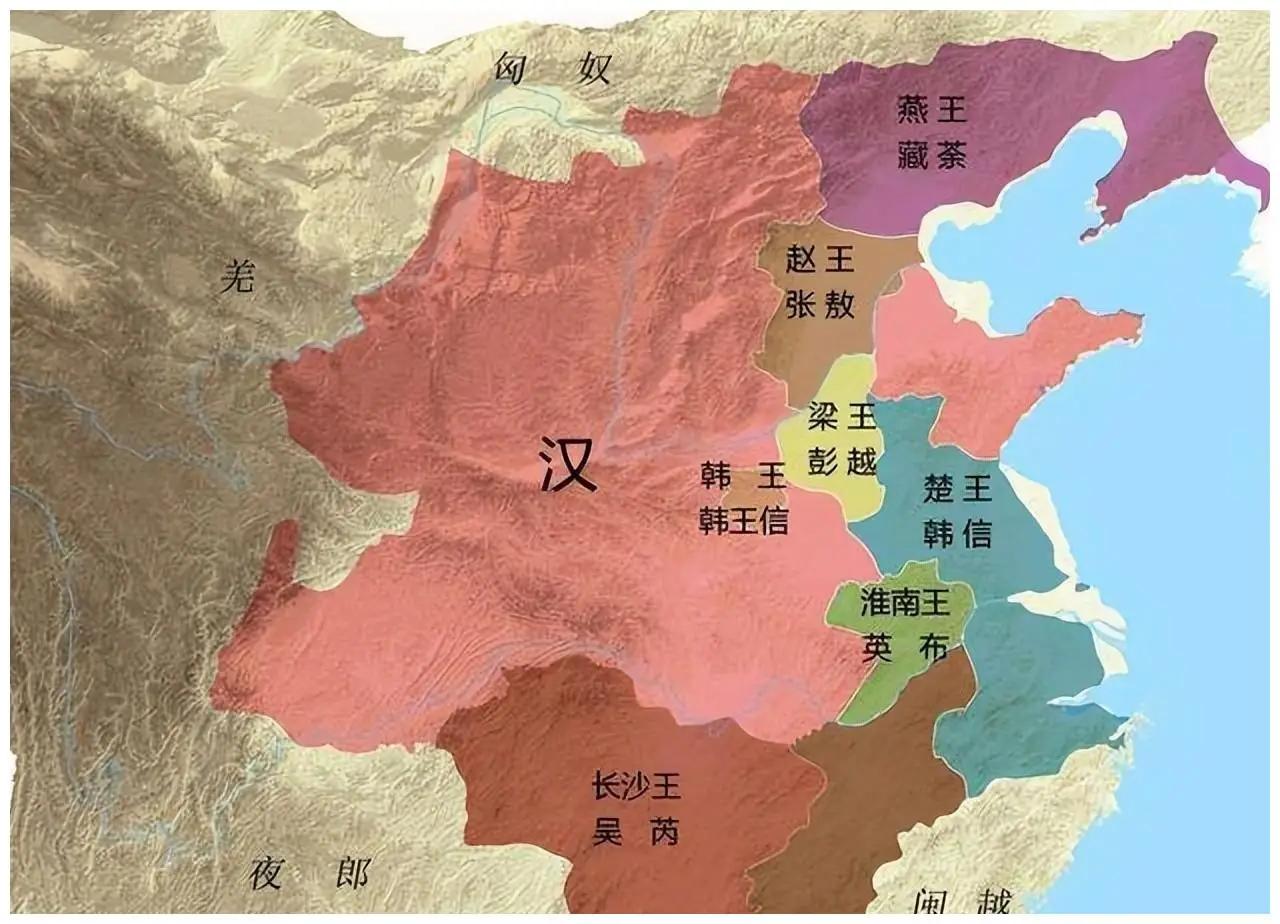 汉代七国之乱从爆发到平定，前后时间极短，朝廷的应对早有布局。

腰斩晁错那天，汉