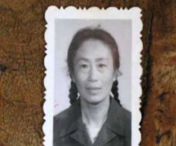 1969年，19岁的女知青黄丽萍，隐瞒自己显赫的身份，心甘情愿的在北大荒劳动。