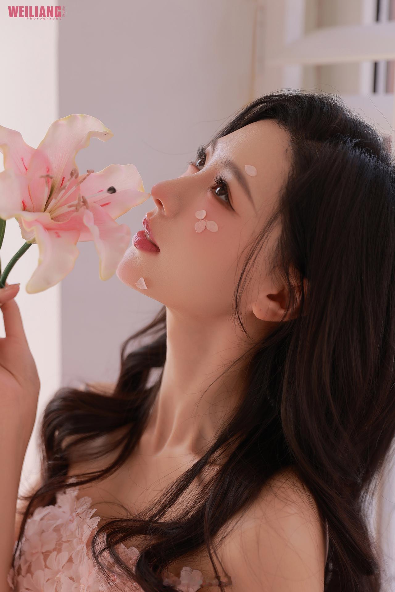 优雅与性感，你会怎么选美女穿搭写真