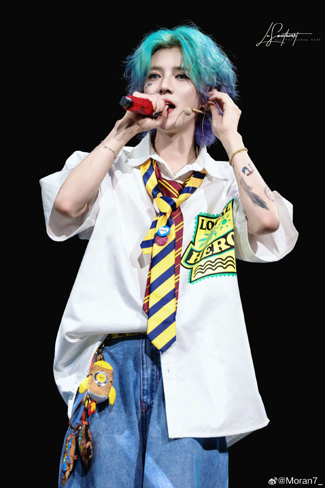 鹿晗校草时期 现实版流星花园 鹿晗现在这个颜值，说是校草也还是毫无违和感！鹿晗高