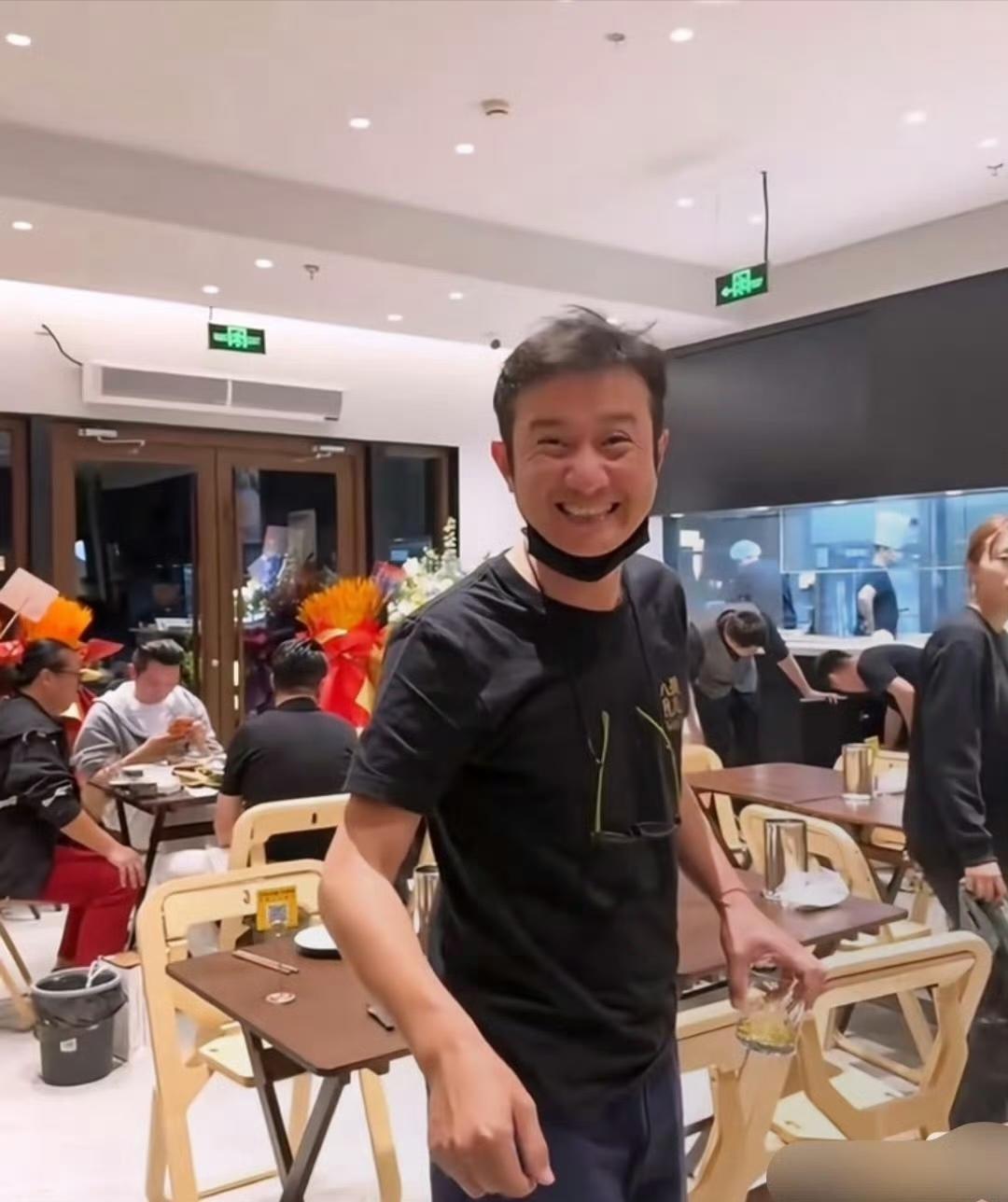 看到文章开饭店，才知道，马伊琍对他有多仁义！

文章变了。

在上海开陕西特色美