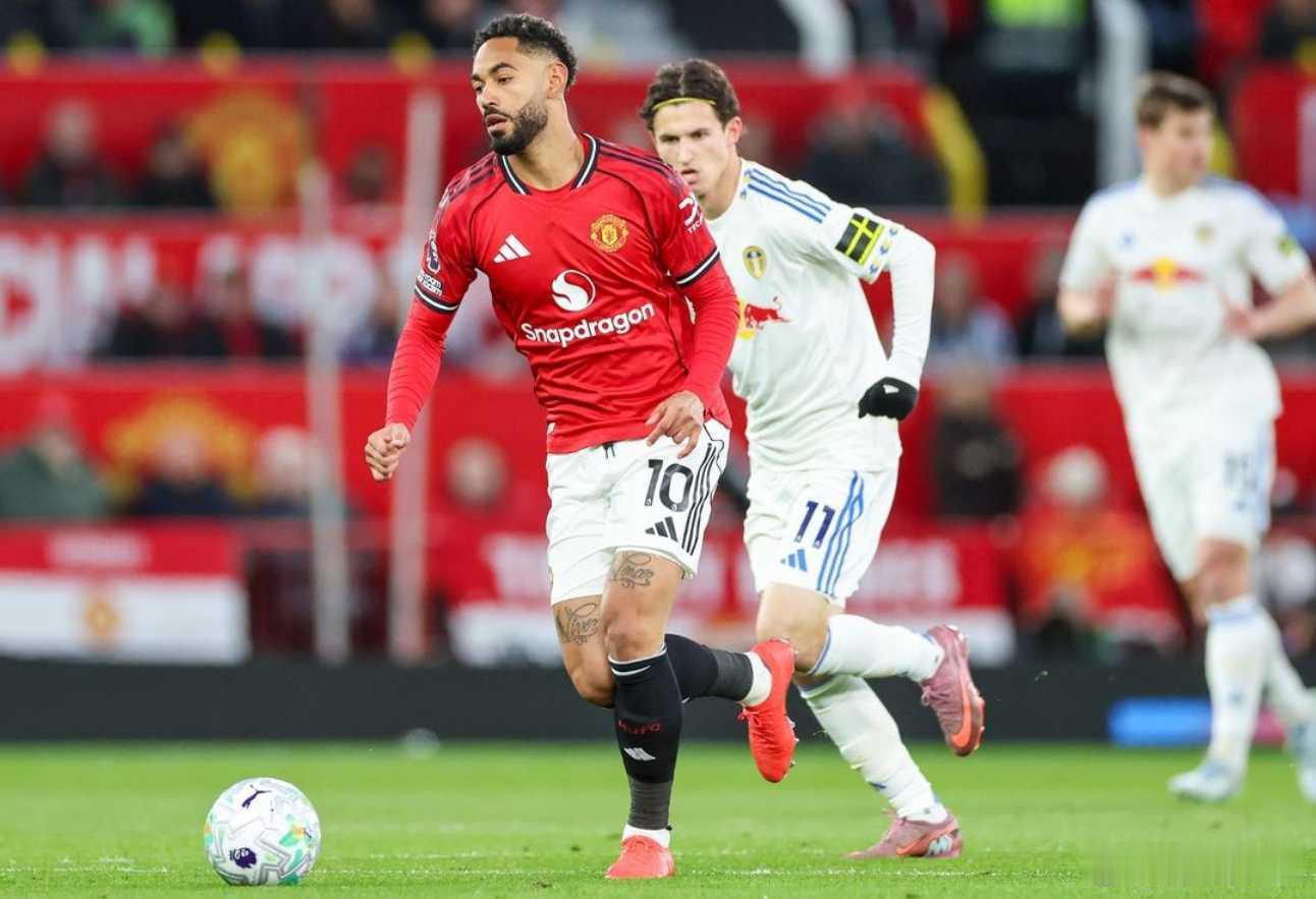 曼联vs利兹联 爆大冷！1-2！曼联主场沦陷，卡里克震惊，4场仅1胜北京时间4月