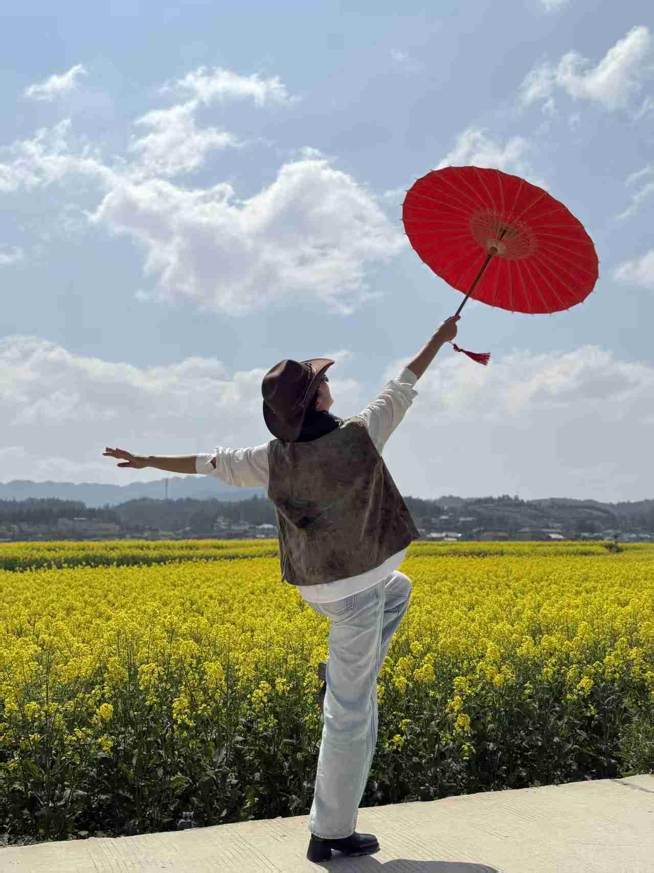 我的今日状态：😁轻松愉快
我这里的天气：☀️晴天

周末就是好，状态轻松愉快到