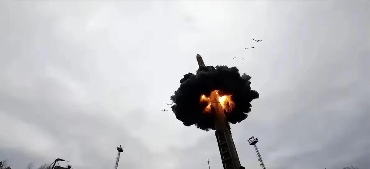 终极警讯！泽连斯基近日向西方阵营发出强硬信号，明言若乌克兰通往北约之路受阻，该国