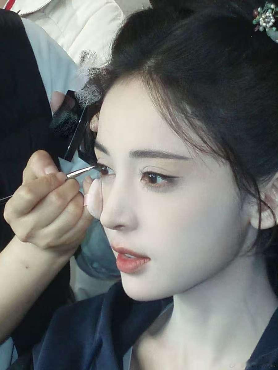 娜扎超近怼脸照娜扎碎片娜扎碎片，超近怼脸照有，[太开心][太开心][太开心] ​